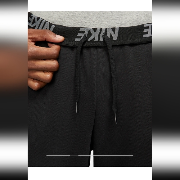 Nike Men's Dri-FIT training pants - Picture 4 of 11